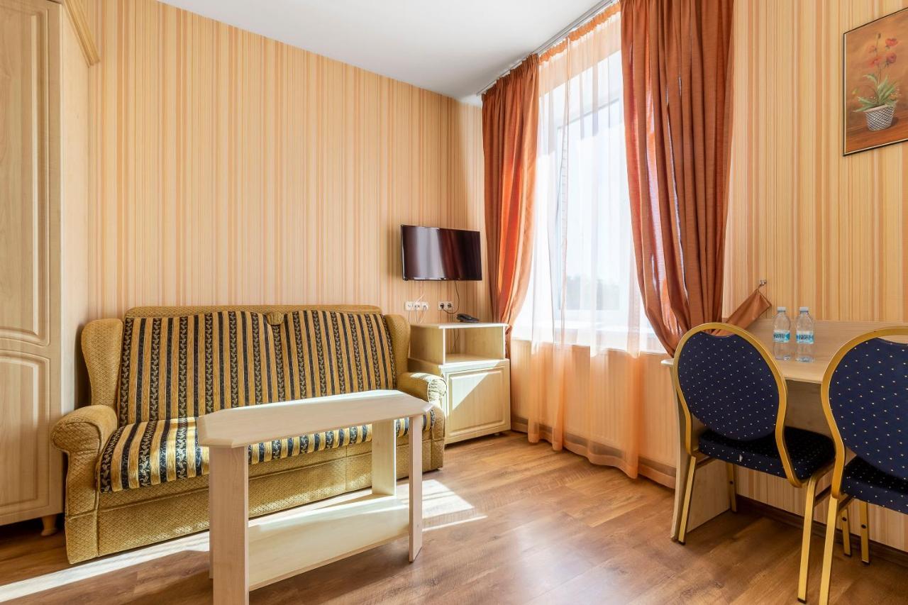 Гостиница Siesta Киев Sofiivska Borshchahivka Bagian luar foto