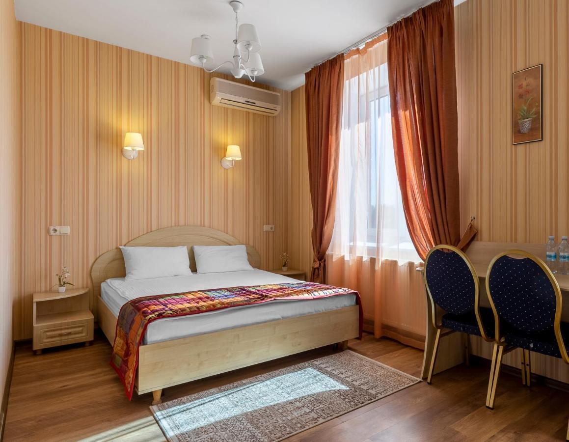 Гостиница Siesta Киев Sofiivska Borshchahivka Bagian luar foto